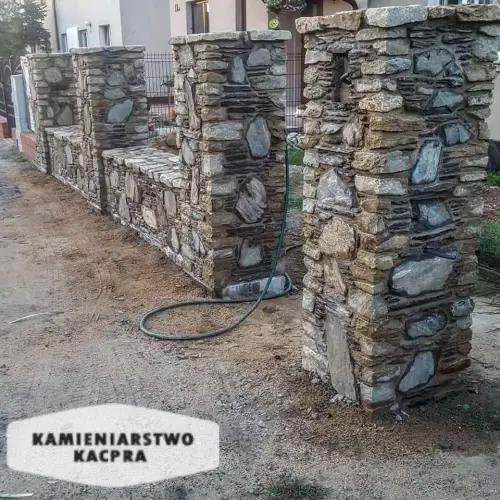 Płot wykonany przez Kamieniarstwo Kacpra